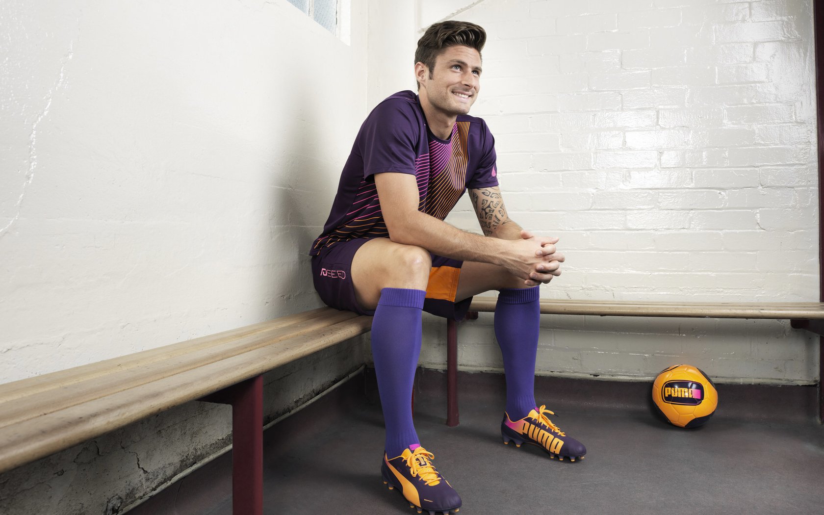 开云官网-当蓝鹰飞越战火，德布劳内如何用一脚传球缝合两个世界的裂痕