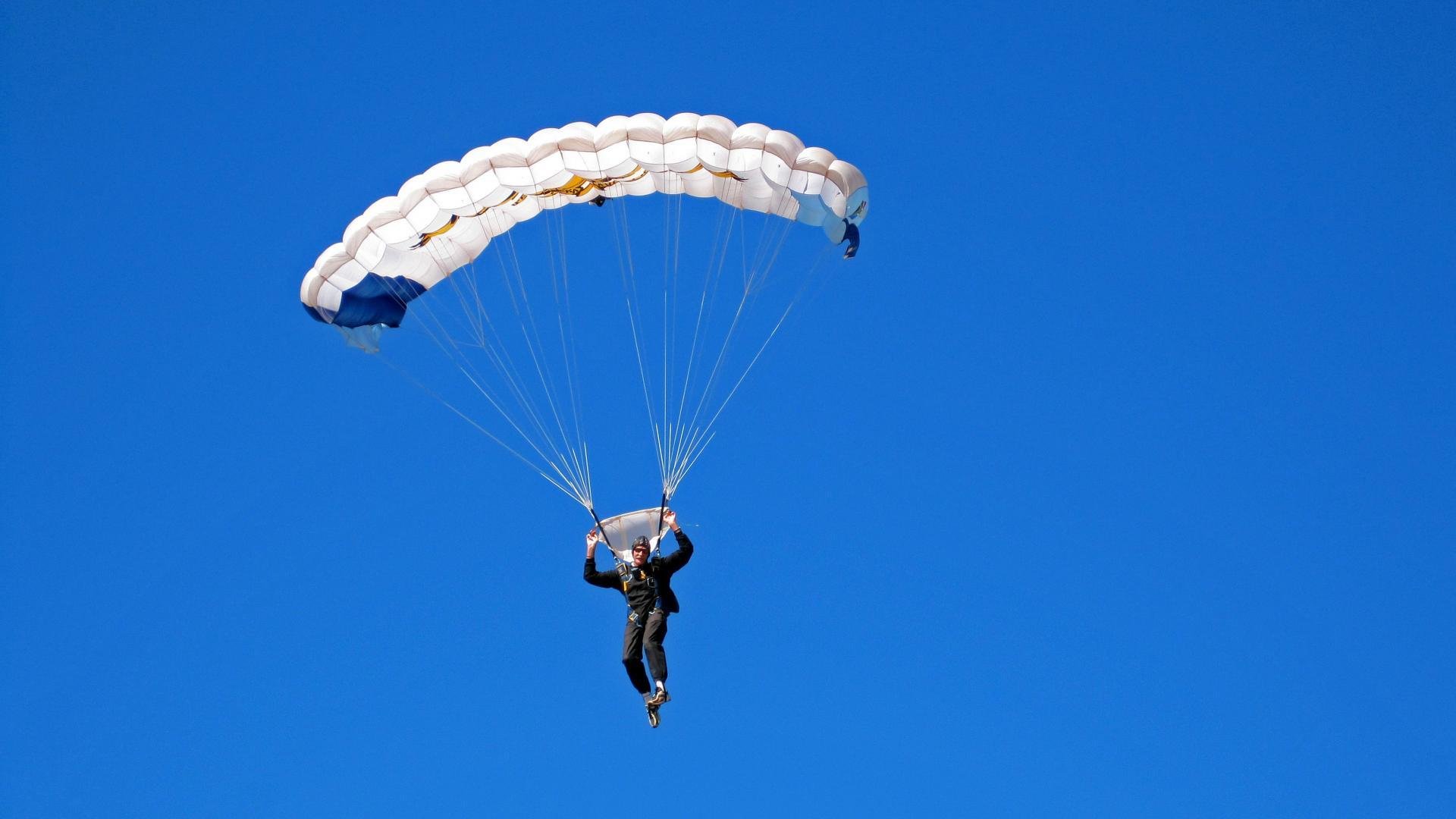 太阳击溃骑士，英格拉姆成为关键先生，当沉默的利刃刺破铁骑