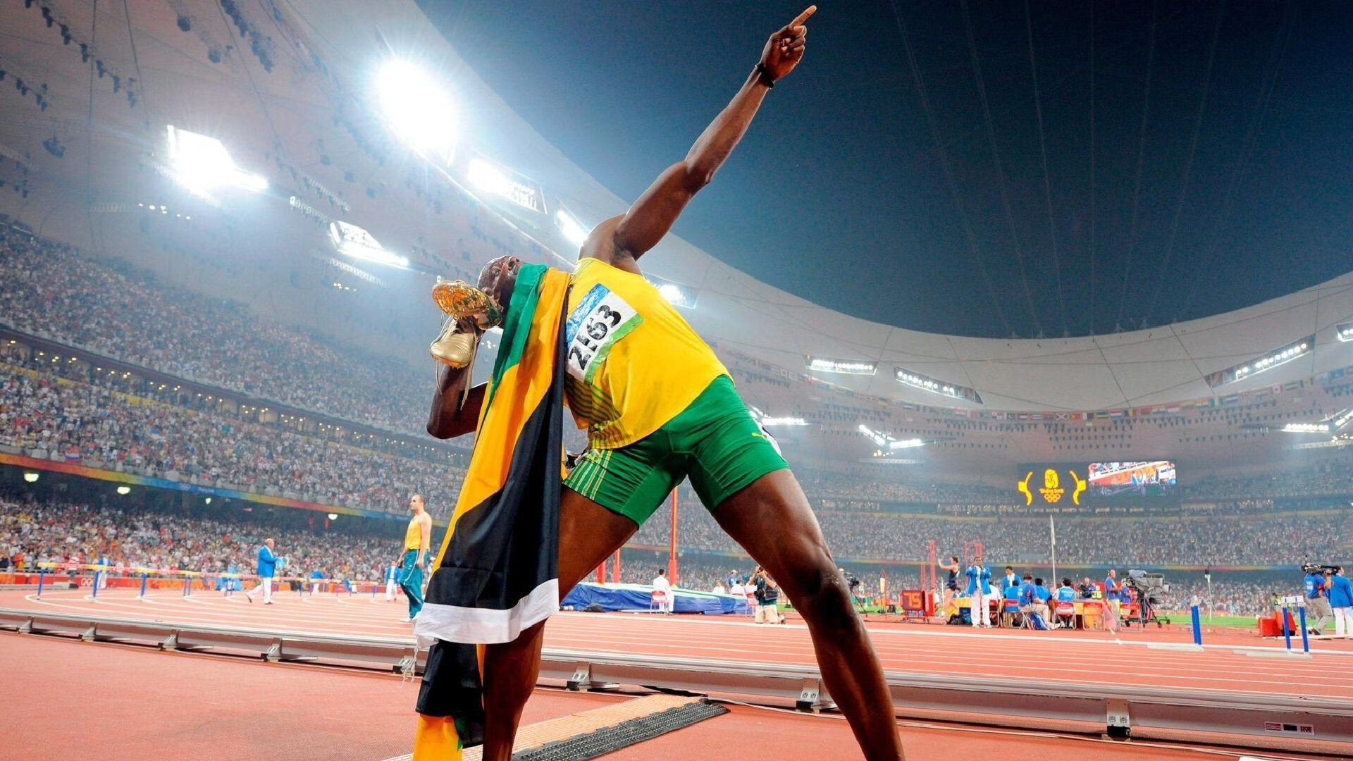 一球定乾坤，基米希的致命弧线，让欧冠之夜提前落幕