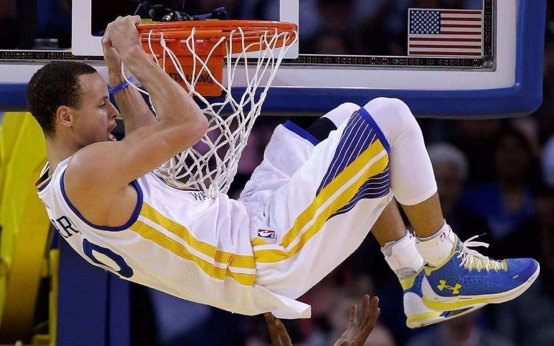黑星闪耀，加纳铁血防反掀翻三狮，老将莫德里奇运筹帷幄定乾坤